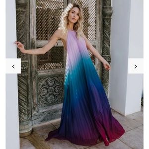 VICI Ombre Pleated Maxi
